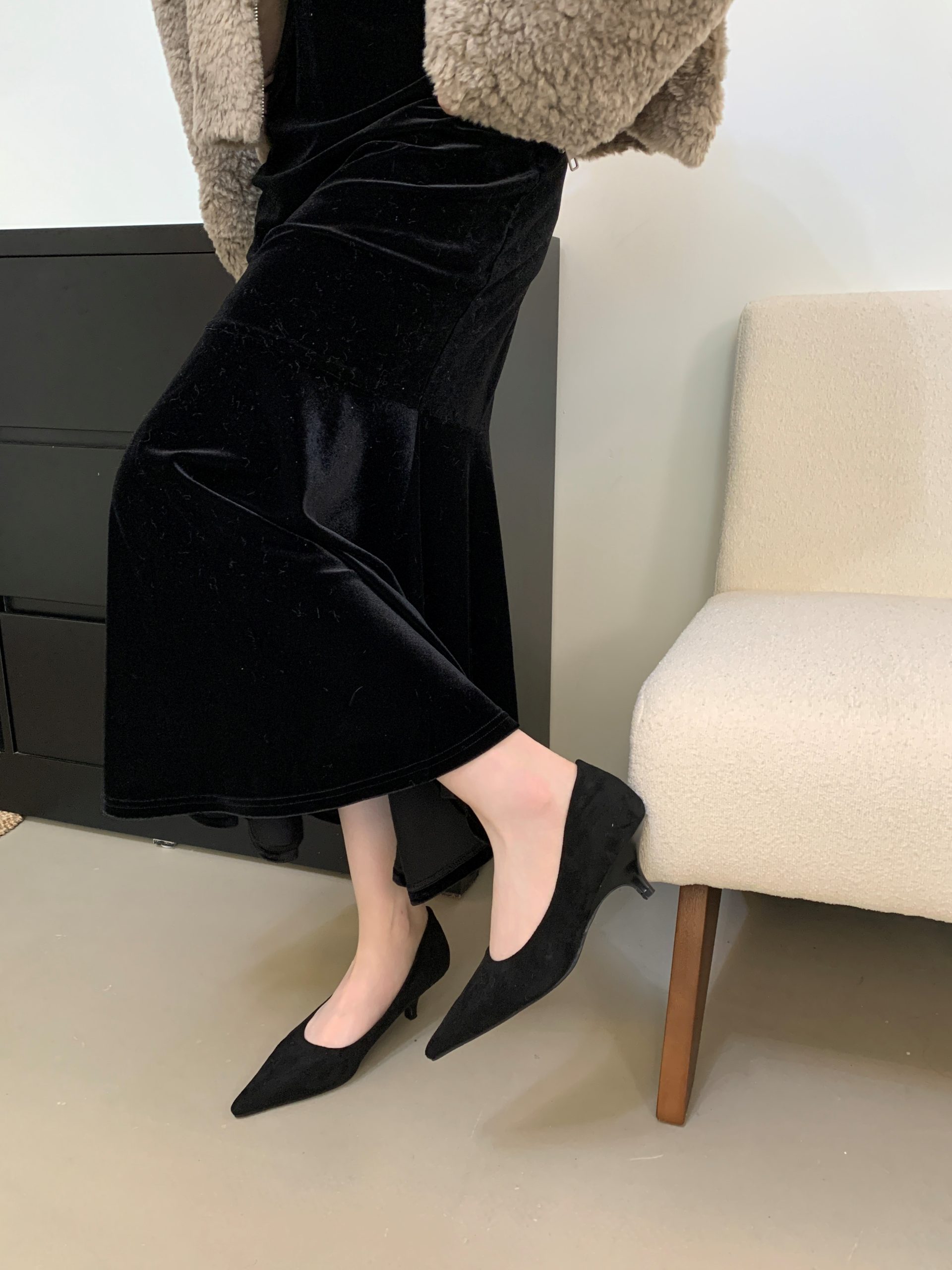 DIAIRIZ Women's Pointed Toe Furry Slippers with Kitten Heel - Retro Suede Loafers for Daily Commute - Image 3