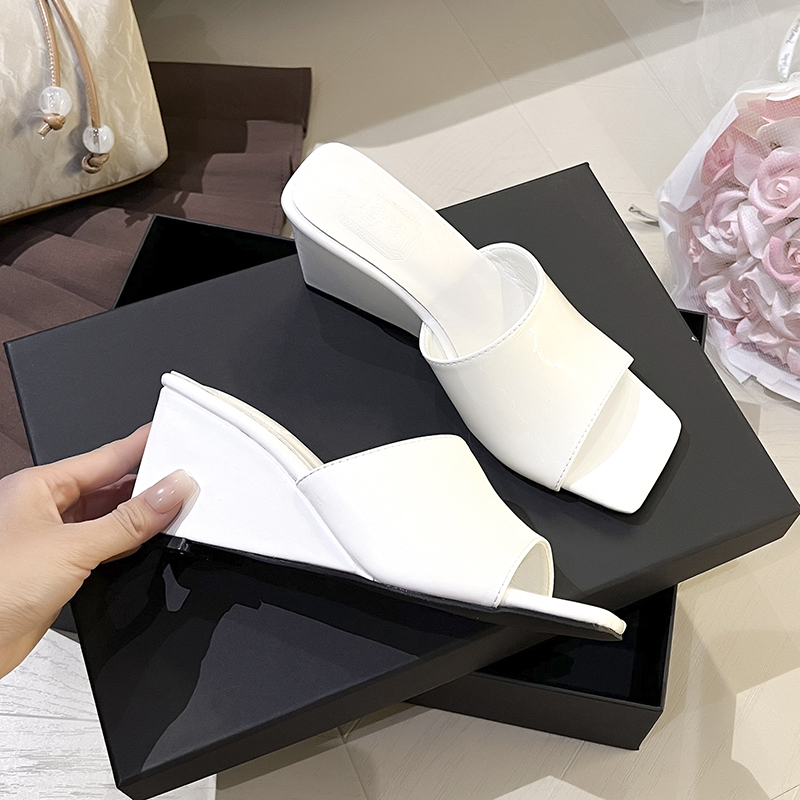 Open Toe Square Toe High Heels 2026 New Women Summer Wedge One-Strap Patent Leather Black Outdoor Slippers - Image 4
